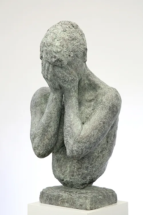 Verdriet, brons 75 cm, door Maïté Duval