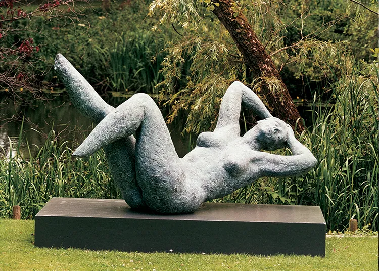 Volupté, brons 200 cm, door Maïté Duval