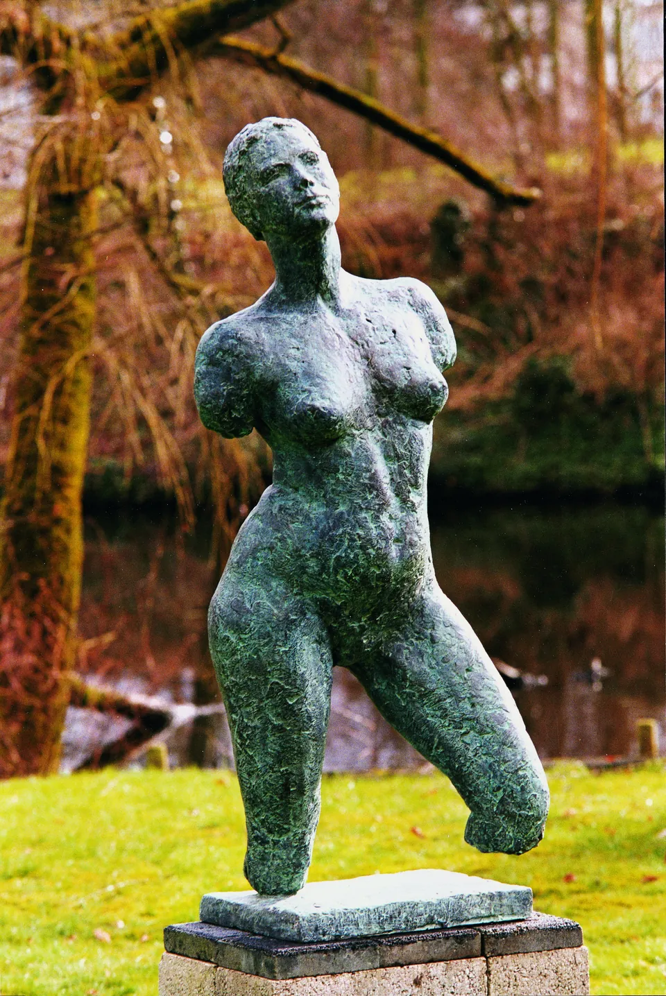 Libre, brons 140 cm, door Maïté Duval